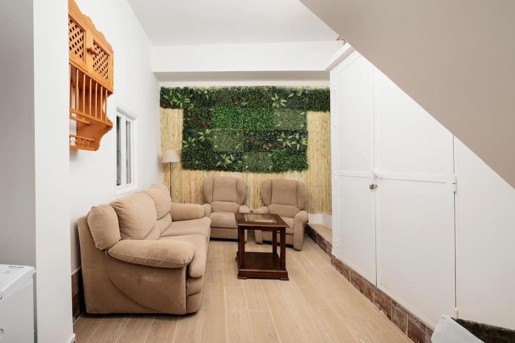 Newly Refurbished Modern 2-Bed Apartment In Heart Of Torremolinos Eksteriør billede